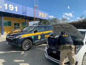 Viatura da Polícia Rodoviária Federal, corporação em que um agente foi exonerado por, de acordo com investigações, ter aceito propina de R$ 30