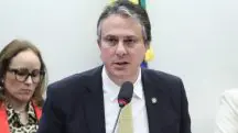 O ministro da Educação, Camilo Santana, prestará esclarecimentos na Comissão de Agricultura da Câmara | Foto: Vinicius Loures/Câmara dos Deputados
