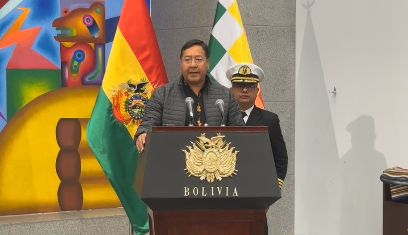 O presidente da Bolívia, Luis Arce, durante discurso em que anunciou a troca dos comandantes das Forças Armadas — Casa Grande do Povo, La Paz, 26/6/2024 | Foto: Reprodução/Facebook/@LuchoXBolivia