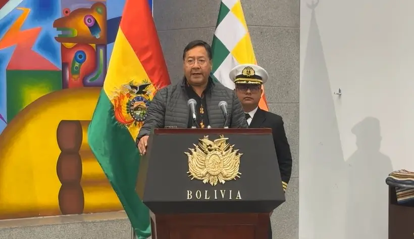 O presidente da Bolívia, Luis Arce, durante discurso em que anunciou a troca dos comandantes das Forças Armadas — Casa Grande do Povo, La Paz, 26/6/2024 | Foto: Reprodução/Facebook/@LuchoXBolivia
