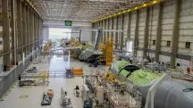 produção montagem final do KC-390 da embraer