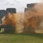 Vídeo publicado nas redes sociais mostra o momento em que o sítio é vandalizado | Foto: Reprodução/Twitter/X