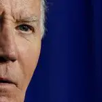 Joe Biden, presidente dos EUA, durante a cerimônia de inauguração do Stonewall National Monument Visitor Center no Stonewall Inn para marcar o 55º aniversário dos distúrbios de Stonewall de 1969 em Greenwich Village, Nova York, EUA (28/6/2024) | Foto: REUTERS/Elizabeth Frantz