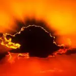 Céu vermelho durante onda de calor