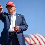 Ex-presidente Donald Trump sobe nas pesquisas para eleições dos EUA