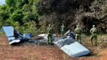 Imagem do avião com pasta-base de cocaína, queimado