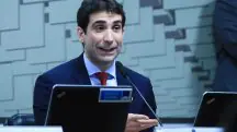 A indicação de Gabriel Galípolo ocorre no momento em que ele é o principal cotado para assumir a vaga de Campos Neto no futuro