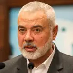 O principal líder do grupo palestino Hamas, Ismail Haniyeh, depois de uma reunião com o presidente do Líbano, Michel Aoun, em Baabda - 28/6/2021 | Mohamed Azakir/Reuters
