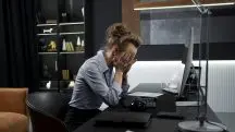 Para combater esses problemas de infelicidade, algumas empresas têm investido em palestras, aplicativos e terapias on-line