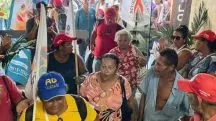 MST invade sedes do incra