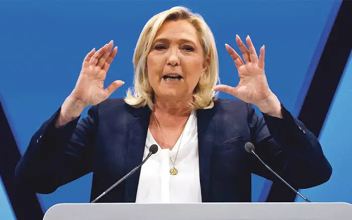 Marine Le Pen garantiu que seu governo respeitará as regras constitucionais de convivência com o presidente Emmanuel Macron