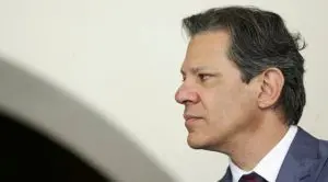'Fernando Haddad pode até dizer que a carga tributária teve uma ligeira queda de 2022 para 2023 e pode até tentar onerar menos os mais pobres, por meio de cashback disso e daquilo', escreve Mario Sabino | Foto: Marcelo Camargo/Agência Brasil