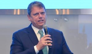 'Quantas ações judiciais, quanta guerra, confusão, que vinham daqueles que não entendem', disse Tarcísio de Freitas, ao celebrar a privatização da Sabesp | Francisco Cepeda/Governo do Estado de São Paulo