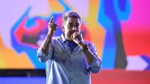 Maduro, diante de uma imagem sua, enquanto discursa para apoiadores no encerramento da campanha política, em Caracas - 25/7/2024 | Foto: Maxwell Briceno/Reuters