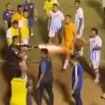goleiro Ramón Souza, do Grêmio Anápolis, foi atingido por um tiro de bala de borracha