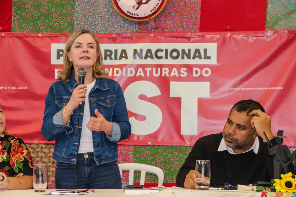 Gleisi Hoffmann, presidente do PT, durante plenária nacional das pré-candidaturas do MST | Foto: Divulgação/MST