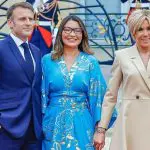 Janja com o presidente da França, Emmanuel Macron, e a primeira-dama Brigitte Macron | Foto: Reprodução/Twitter/X