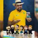 Davi Souza, de 44 anos, é dono da Mitoy Brasil; empreendimento confecciona miniaturas de personalidade da direita | Foto: Reprodução/Instagram/@mitoybrasil