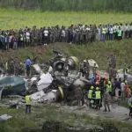 Avião cai durante decolagem no Nepal e mata 18 pessoas