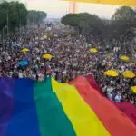 Vista panorâmica de edição anterior da Parada Gay de Brasília. Neste ano, o Banco do Brasil vai financiar ida de funcionários ao evento | Foto: Reprodução/Instagram/@brasiliaorgulho