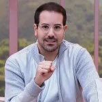 Foto de Paulo Mathias, apresentador do SBT