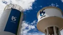Caixas d'água com o logotipo da Sabesp