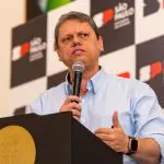 Governador de SP, Tarcísio de Freitas, durante discurso