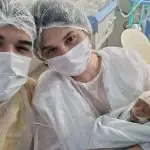 O cantor Zé Vaqueiro e a empresária Ingra Soares com o filho Arthur