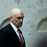 Alexandre de Moraes participa de sessão no STF, depois de determinar a soltura do ex-diretor-geral da Polícia Rodoviária Federal (PRF) Silvinei Vasques | Foto: Ton Molina/FotoArena/Estadão Conteúdo