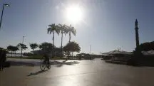 Praça do Rio de Janeiro em dia de calor no Sudeste