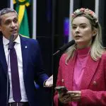 Deputados federais Gustavo Gayer (PL-GO) e Júlia Zanatta (PL-SC) ironizam o termo 'jagunço', usado por assessores de Alexandre de Moraes