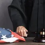 O Tribunal de Arkansas, nos EUA, ignorou a proposta do aborto em virtude das falhas na documentação do grupo Arkansans for Limited Government | Foto: Reprodução/Freepik