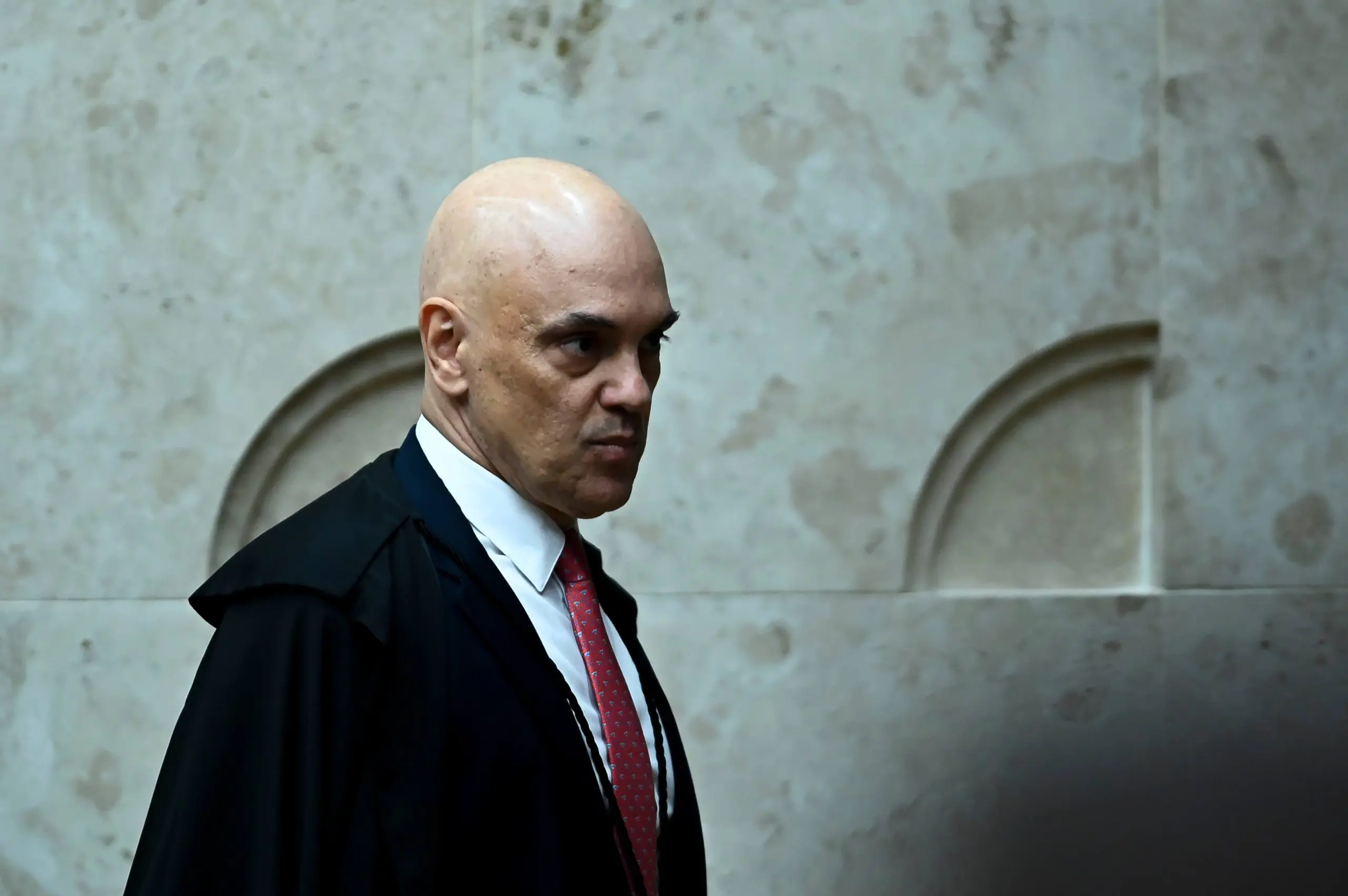 alexandre de moraes x Filipe Martins