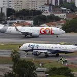 Em recuperação judicial, a Gol registrou R$ 27,1 bilhões em perdas no semestre e a Azul, R$ 30,5 bilhões | Foto: Reprodução/Aeroin
