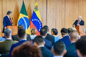 Maduro e Lula durante entrevista