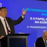 Ministros do STF Flávio Dino e Alexandre de Moraes, em evento sobre regulação das redes sociais