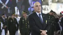 Ministro Alexandre de Moraes recebe a medalha Mérito do Tamandaré