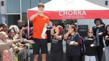 Oliver Rioux adolescente mais alto do mundo basquete Flórida