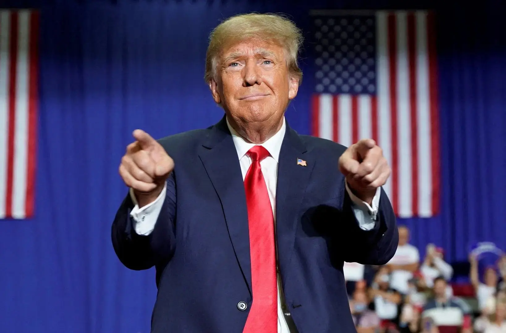 Trump sofreu uma tentativa de assassinato há um mês, na Pensilvânia | Foto: Reprodução/Twitter/X/@GumzoTvKe