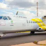 Uma aeronave da companhia Voepass em pista de pouso