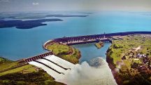 Usina de Itaipu, no Brasil, é uma das hidrelétricas de produção de energia limpa no país