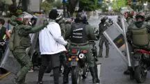 A ditadura da Venezuela tem usado policiais do regime para reprimir e prender opositores | Foto: Reprodução/Twitter/X/@anonopshispano