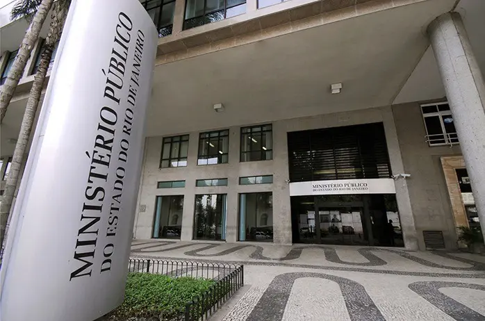 Entrada do prédio do Ministério Público do Rio de Janeiro