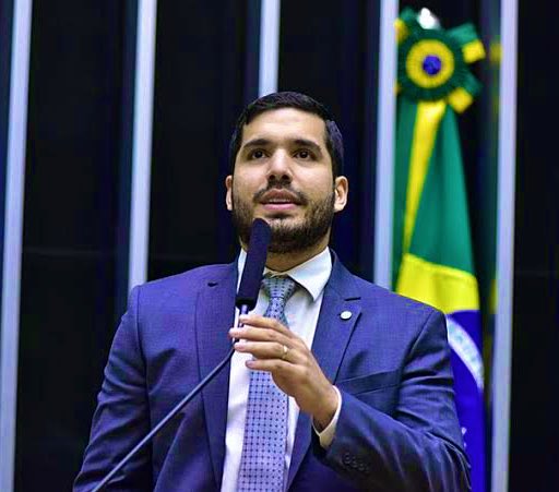 Sem ordem judicial, Polícia Federal solicita ao Twitter/X dados de deputado