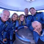 Tripulação que participou do oitavo voo turístico da Blue Origin | Foto: Reprodução/Instagram/@blueorigin