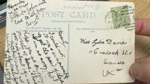 No País de Gales, correio entrega cartão-postal com 120 anos de atraso