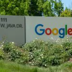 Além dos funcionários, o Google vai pagar à startup para acessar sua tecnologia de IA | Foto: Greg Bulla/via Unsplash