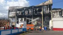 Incêndio atinge indústria de frango no Paraná