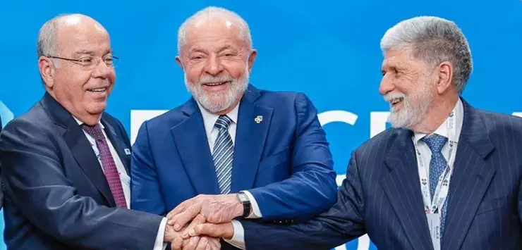 Da esquerda para direita: o chanceler Mauro Vieira, o presidente Lula e o assessor especial Celso Amorim. Itamaraty não define Hamas como grupo terrorista | Foto: Ricardo Stuckert/PR