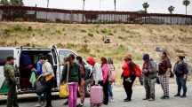 Ordem judicial no Texas suspende programa de imigração nos EUA
